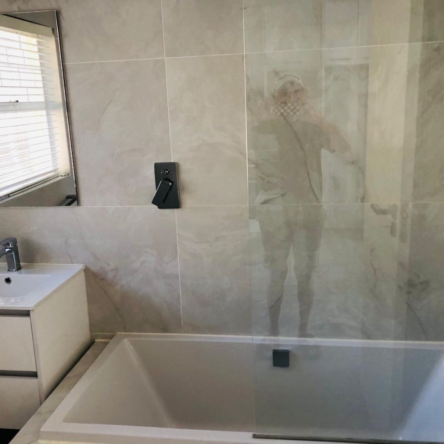 To Let 1 Bedroom Property for Rent in Green Point Western Cape